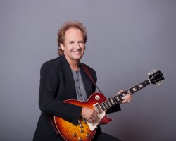 Lee Ritenour  will make your mind twist, with the album “A Twist Of Rit”